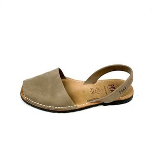 Pons Avarcas Women’s Classic Style Leather Size 9